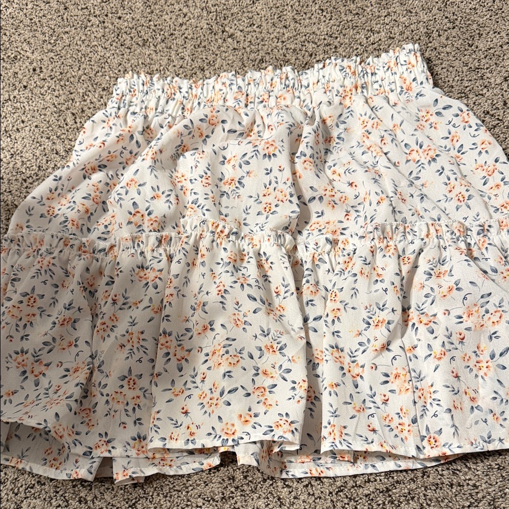 SHEIN Floral Mini Skirt in Cream and Orange